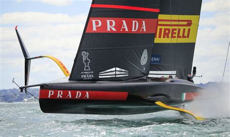 arrivano gli italiani prada|Luna Rossa, la barca progettata per volare alla Prada .